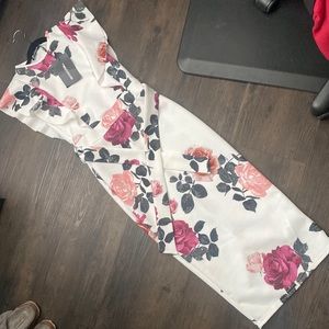 PrettyLittleThing dress. Size US4. Never worn with tags.